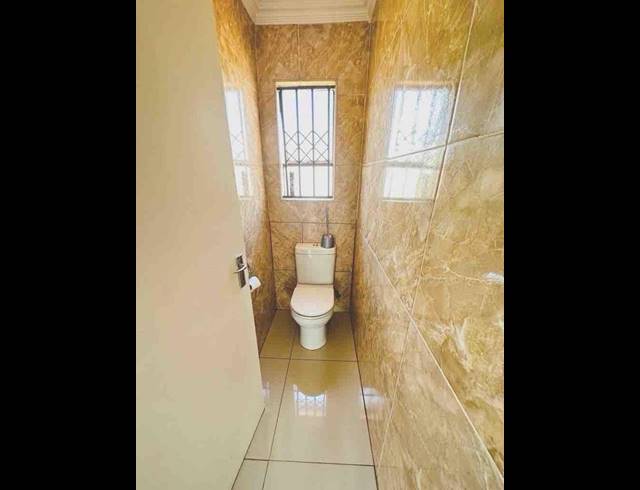 3 BEDROOM HOUSE FOR SALE IN BRAM FISCHERVILLE